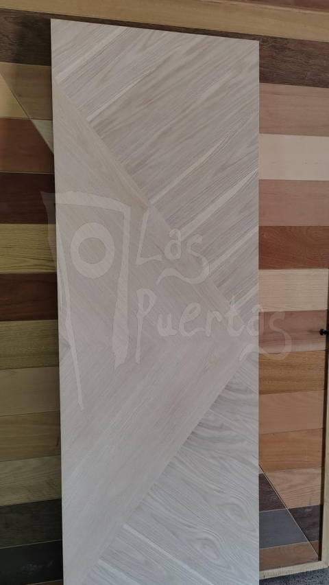 Código 643. Enchape Encina blanca, para recibir barniz 